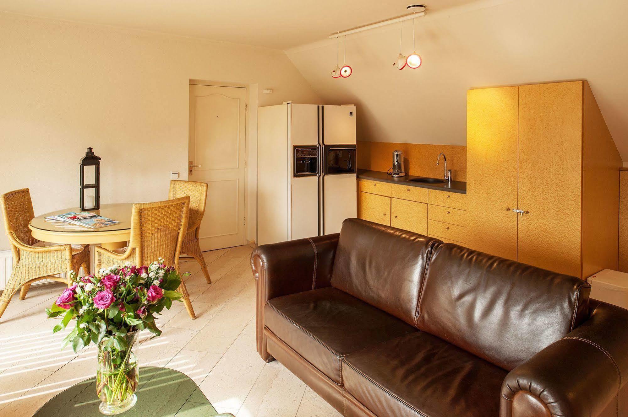 Hotel Restaurant De Loenermark Loenen ภายนอก รูปภาพ