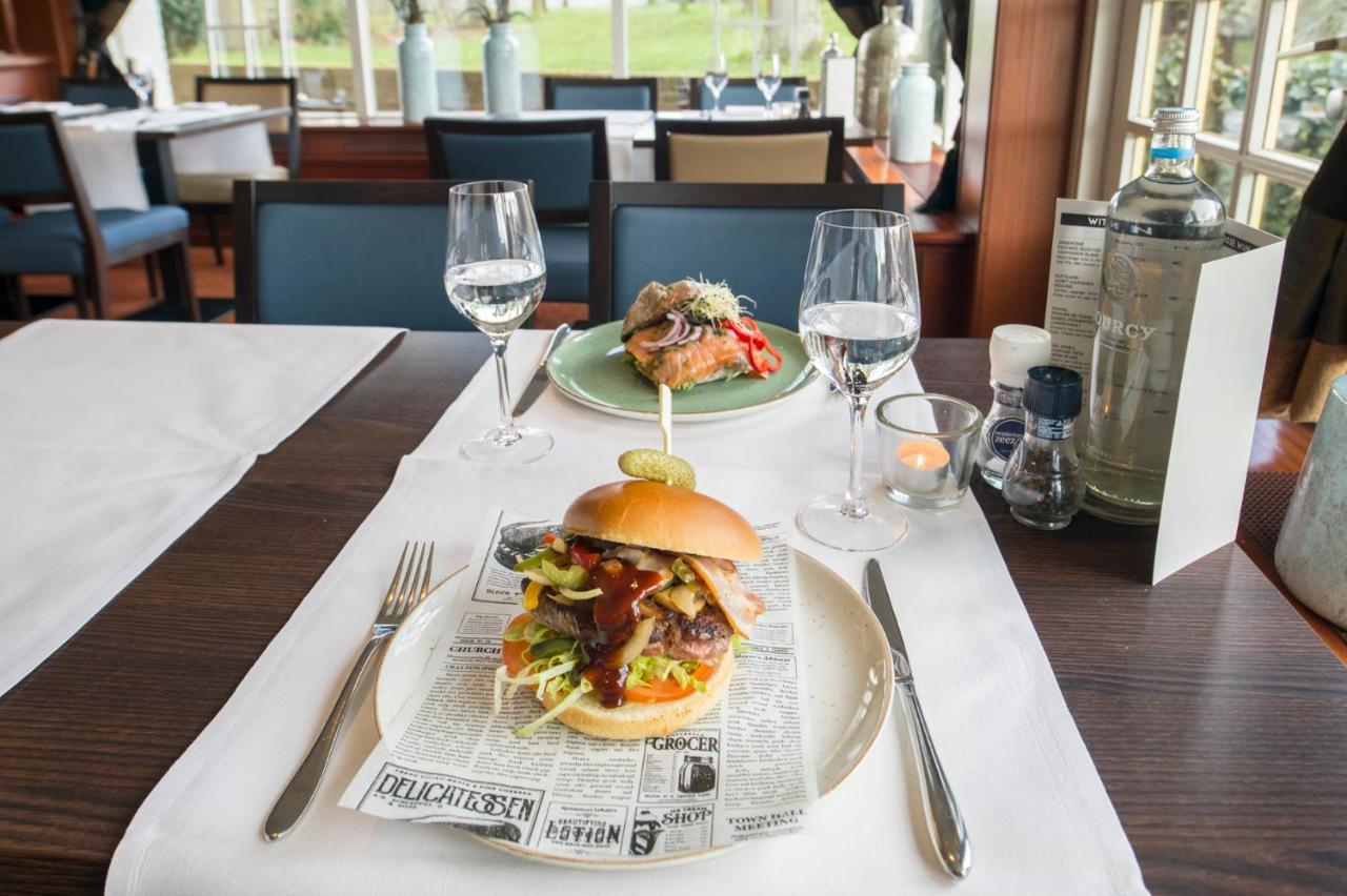 Hotel Restaurant De Loenermark Loenen ภายนอก รูปภาพ